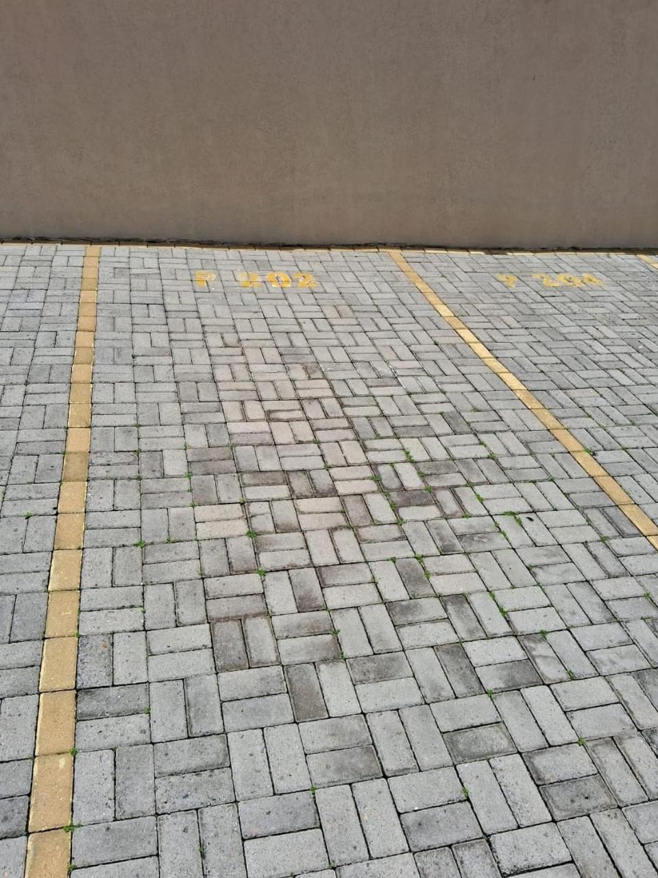 Bem No Centro, Cozinha Completa, Varanda E Garagem Pocos de Caldas Exterior photo
